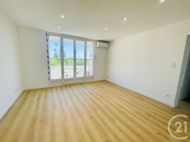 Appartement F3 à vendre - 3 pièces - 54.98 m2 - AVIGNON - 84 - PROVENCE-ALPES-COTE-D-AZUR - Century 21 Saint Marc Immobilier