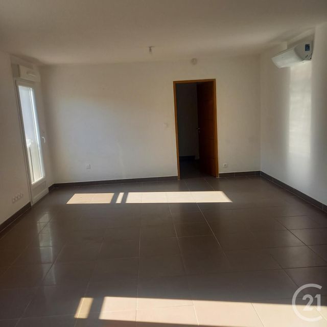 Appartement F2 à louer - 2 pièces - 64.0 m2 - VILLENEUVE LES AVIGNON - 30 - LANGUEDOC-ROUSSILLON - Century 21 Saint Marc Immobilier