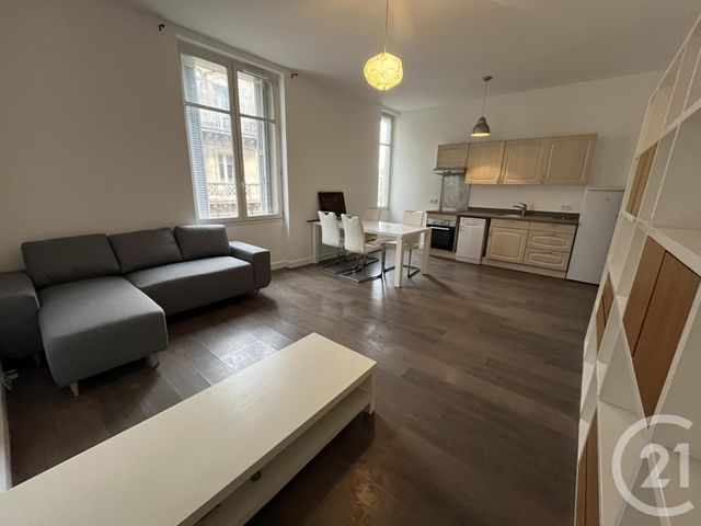 Appartement F3 à louer - 3 pièces - 67.84 m2 - AVIGNON - 84 - PROVENCE-ALPES-COTE-D-AZUR - Century 21 Saint Marc Immobilier